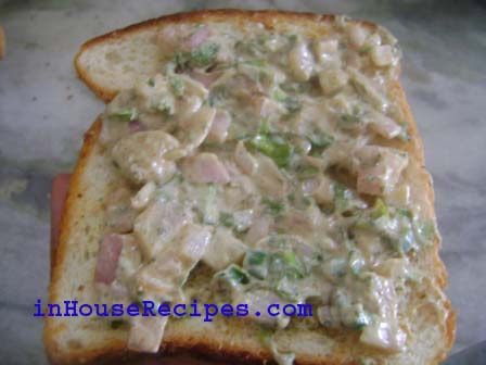 Dahi Sandwich-Spread the mixture on the